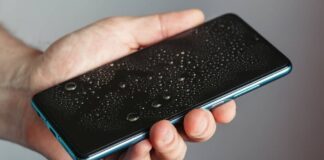 How to Remove Water From Phone Speaker